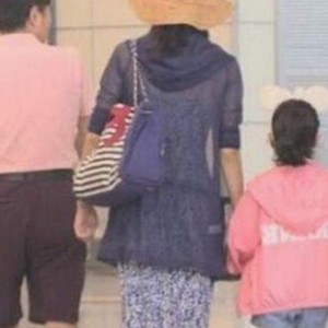 娱乐圈吃瓜现象剖析：明星背后的故事与动向